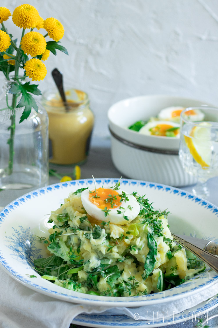 Lentestamppot met paksoi, creme fraiche en een zacht gekookte eitje