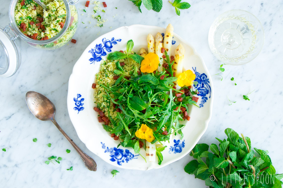 Couscoussalade met gegrilde witte asperges en chorizo