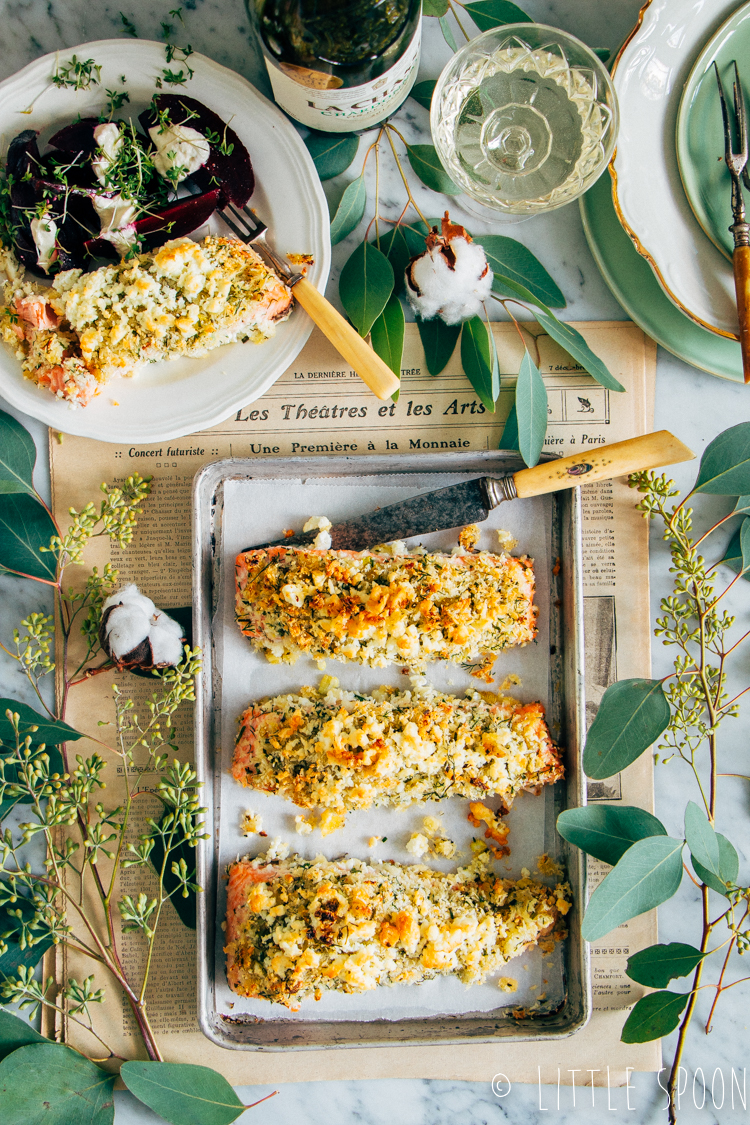 Zalm uit de oven met krokante kruidenkorst & en rode bietensalade