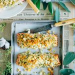 Zalm uit de oven met krokante kruidenkorst & rode bietensalade